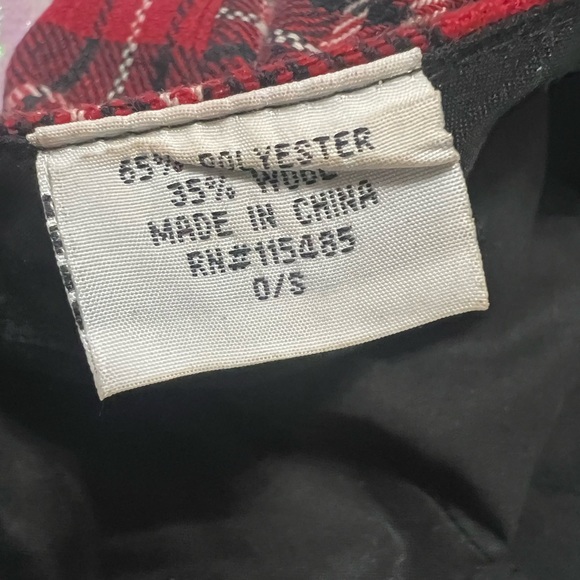 Like New: Multi Color Designer Newsboy / Apple Cap - Picture 2 of 2